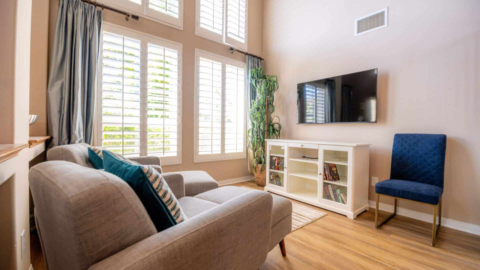 Luxury private room at Dana Shores Recovery Center for Fentanyl Addiction Treatment in Orange County